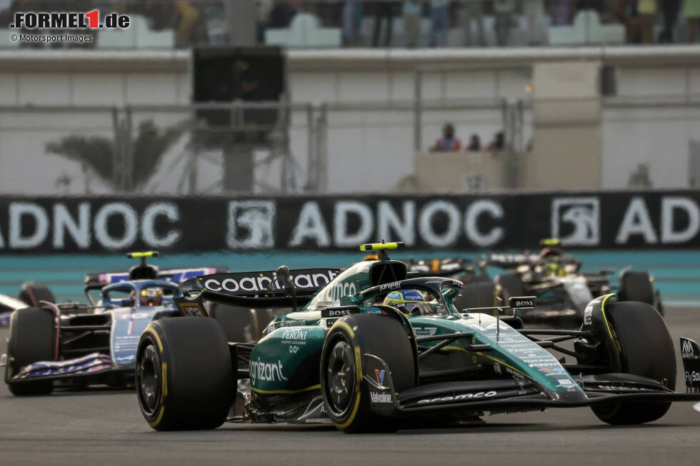 Foto zur News: Fernando Alonso (2): Hatte seinen Teamkollegen wieder einmal im Griff und holte wohl das Maximum aus dem Aston Martin, der auf den Geraden (zumindest laut eigener Aussage) einfach nicht schnell genug ist. Am Ende P7, mehr war wohl nicht drin. Die Aktion gegen Hamilton hätte er sich allerdings sparen können ...