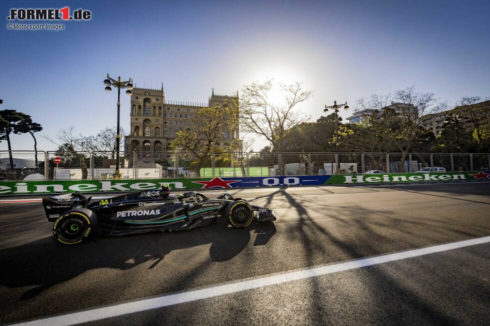 Foto zur News: Lewis Hamilton (2): P5 im Qualifying war nach einem schwierigen Freitag noch gute Schadensbegrenzung. Im Rennen dann Pech mit dem Safety-Car gehabt, ansonsten wäre vielleicht mehr als P6 möglich gewesen. Der Sprint war eher durchwachsen, aber für eine 2 reicht es am Ende trotzdem noch.