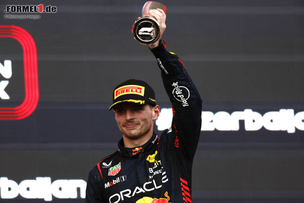 Foto zur News: Max Verstappen (2): Für seine Verhältnisse ein durchschnittliches Wochenende. Dazu hätte er in der Szene mit Russell im Sprint vielleicht etwas cleverer sein können. Ansichtssache. Für ihn spricht, dass er das Rennen ohne Safety-Car vielleicht gewonnen hätte, obwohl er offenbar nicht in Bestform war.