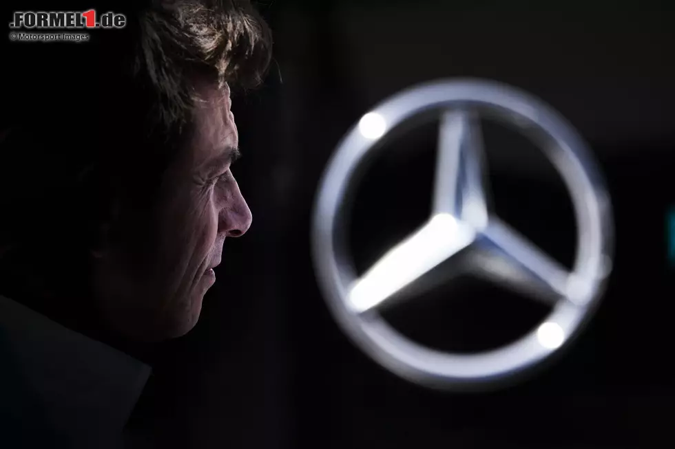 Foto zur News: #2 Mercedes - 380 Millionen Dollar

Teamchef Toto Wolff hatte bereits früh erkannt, dass es wichtig ist, viel Geld auszugeben, um erfolgreich zu sein. Als er zu Mercedes kam, wusste er sofort, dass das Team &quot;unterfinanziert&quot; war. Das hat sich jedoch schnell geändert und auch 2023 dürfte es bei den Silberpfeilen nicht am Geld scheitern.