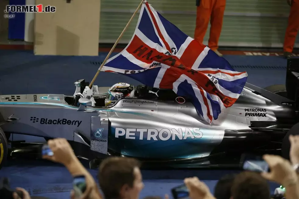 Foto zur News: Lewis Hamilton: Der Brite könnte heute sogar bei sieben WM-Titeln in Serie stehen - wenn es 2016 Nico Rosberg nicht gegeben hätte. Denn nachdem Hamilton bereits 2008 für McLaren seinen ersten WM-Titel gewonnen hat, legt er 2014 und 2015 mit Mercedes zu Beginn der Hybridära zwei weitere Weltmeisterschaften nach.