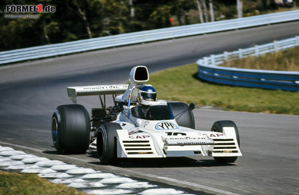 Foto zur News: Brabham BT42: Carlos Reutemann (Argentinien), Wilson Fittipaldi (Brasilien), und teilweise John Watson, Andrea de Adamich (Italien) sowie Rolf Stommelen (Deutschland)