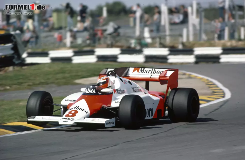 Foto zur News: McLaren-Ford MP4/1C beziehungsweise McLaren-Porsche MP4/1E: John Watson (Großbritannien), Niki Lauda (Österreich)