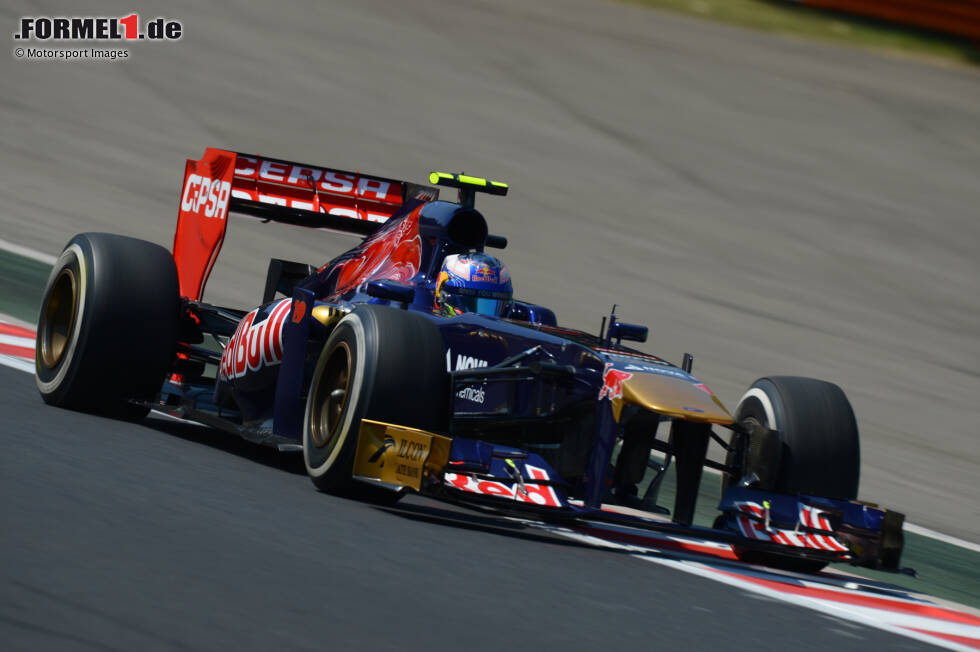 Foto zur News: Toro-Rosso-Ferrari STR8: Jean-Eric Vergne (Frankreich), Daniel Ricciardo (Australien)