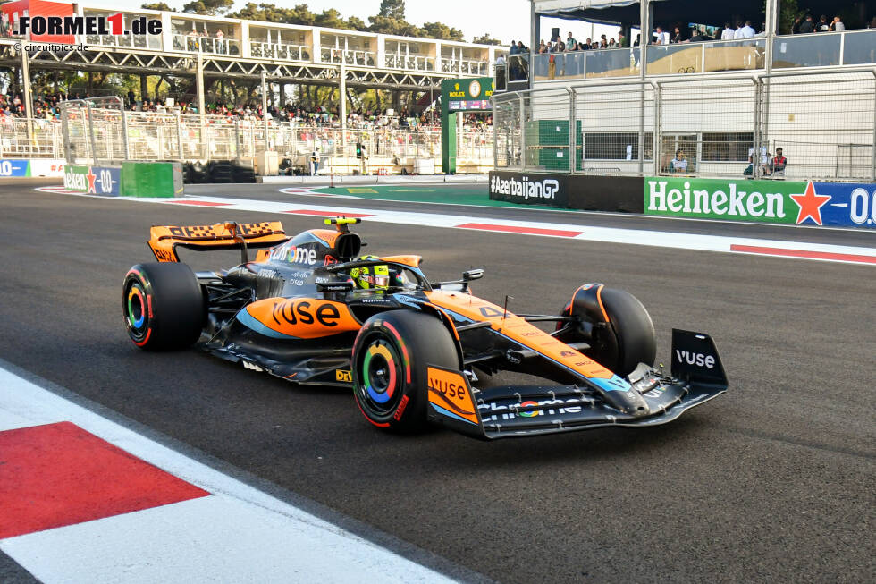 Foto zur News: ... bei Lando Norris im McLaren MCL60 und Esteban Ocon im Alpine A523 geht die Taktik mit Soft nicht auf: Beide müssen einen Boxenstopp einlegen, um überhaupt durchzukommen. Sie erreichen P17 und P18. Gar nicht am Start ist ...