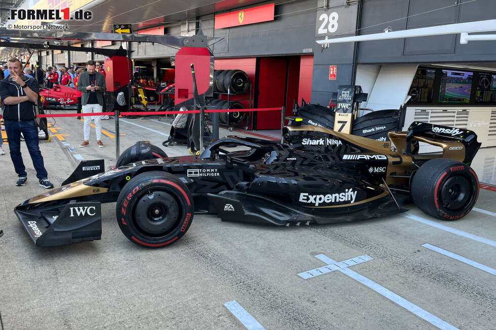 Foto zur News: ... sich darunter eigentlich ein Formel-2-Auto verbirgt, der wird das auf den ersten Blick wahrscheinlich auch nicht erkennen.