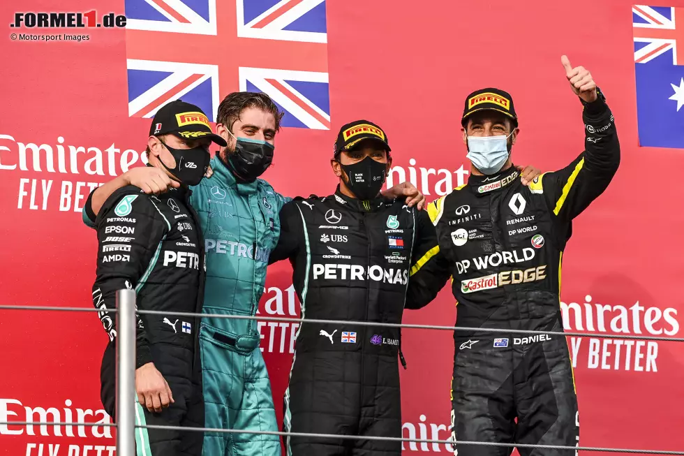 Foto zur News: 2020 (als Emilia-Romagna-Grand-Prix): Lewis Hamilton (Mercedes) vor Valtteri Bottas (Mercedes) und Daniel Ricciardo (Renault)