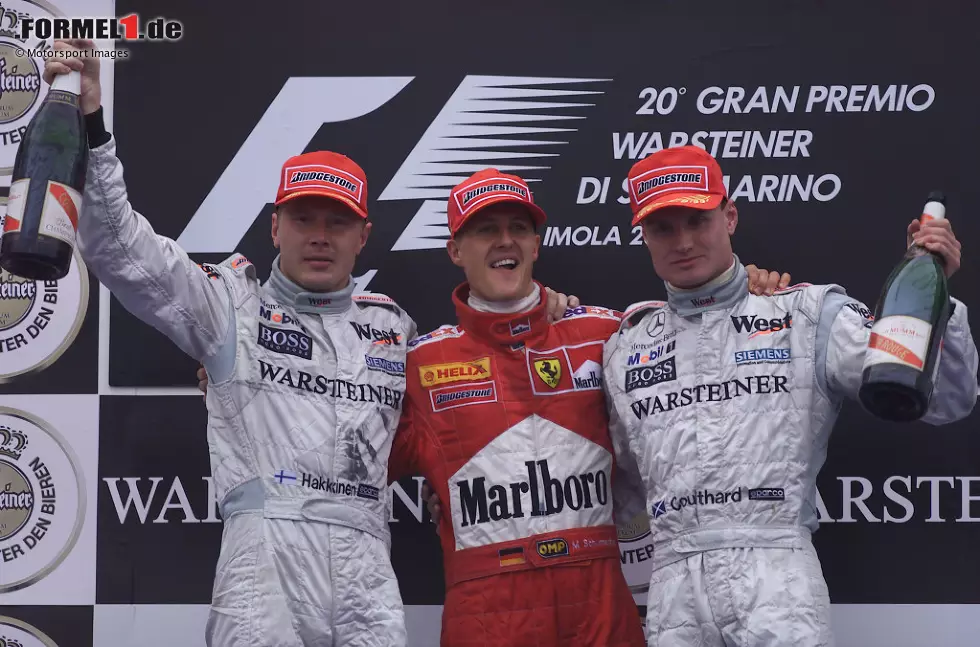 Foto zur News: 2000 (als San-Marino-Grand-Prix): Michael Schumacher (Ferrari) vor Mika Häkkinen (McLaren) und David Coulthard (McLaren)