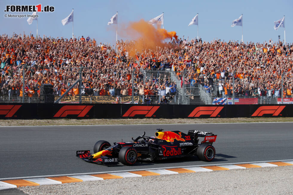 Foto zur News: 15. Zandvoort, Niederlande (25. August 2024) - Nach einer vierwöchigen Pause kommt der Formel-1-Tross zum Heimspiel von Weltmeister Max Verstappen, der alle Rennen seit dem Comeback gewinnen konnte. Highlight der umgebauten Strecke sind die beiden Steilkurven, die einzigartig im Kalender sind.