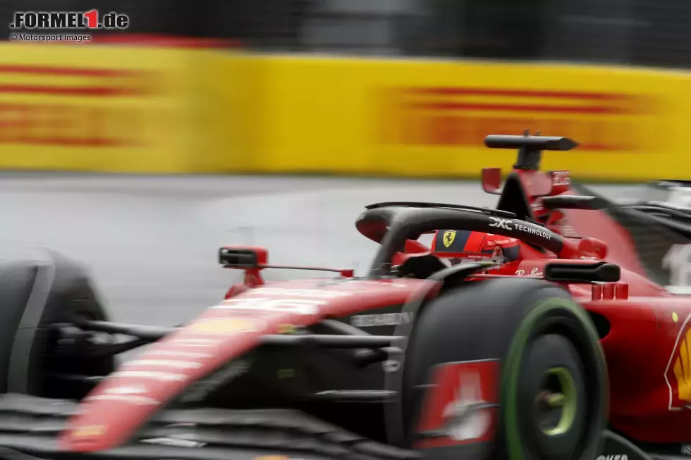 Foto zur News: ... Leclerc im Ferrari, der sich bei der Strategie dem Team beugt und dem Wunsch nach weiteren Runden auf Intermediates nachkommt, als Slicks schon die bessere Wahl sind. Ergebnis: Es reicht nicht mehr für Q3, er fällt als Elfter schon in Q2 aus. Aber auch ...