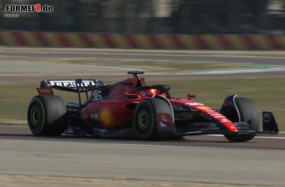 Foto zur News: Direkt nach dem stimmungsvollen Launch in Fiorano ging Charles Leclerc mit dem Ferrari SF-23 auf die Strecke.