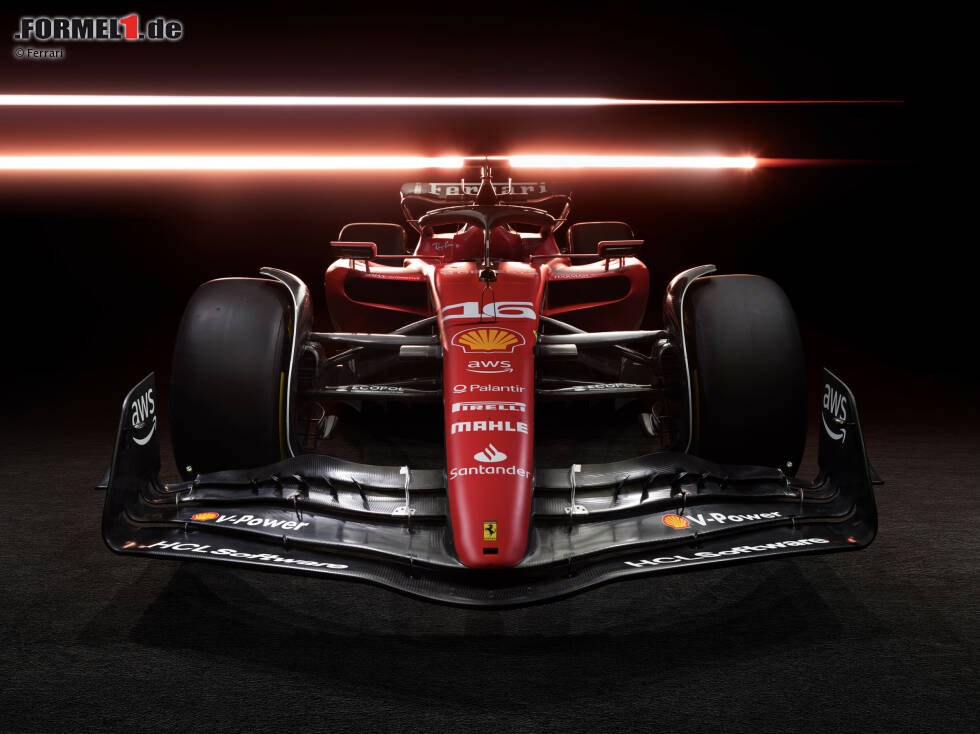 Foto zur News: Auffälligster Design-Unterschied: Der große Ferrari-Schriftzug auf dem Heckflügel