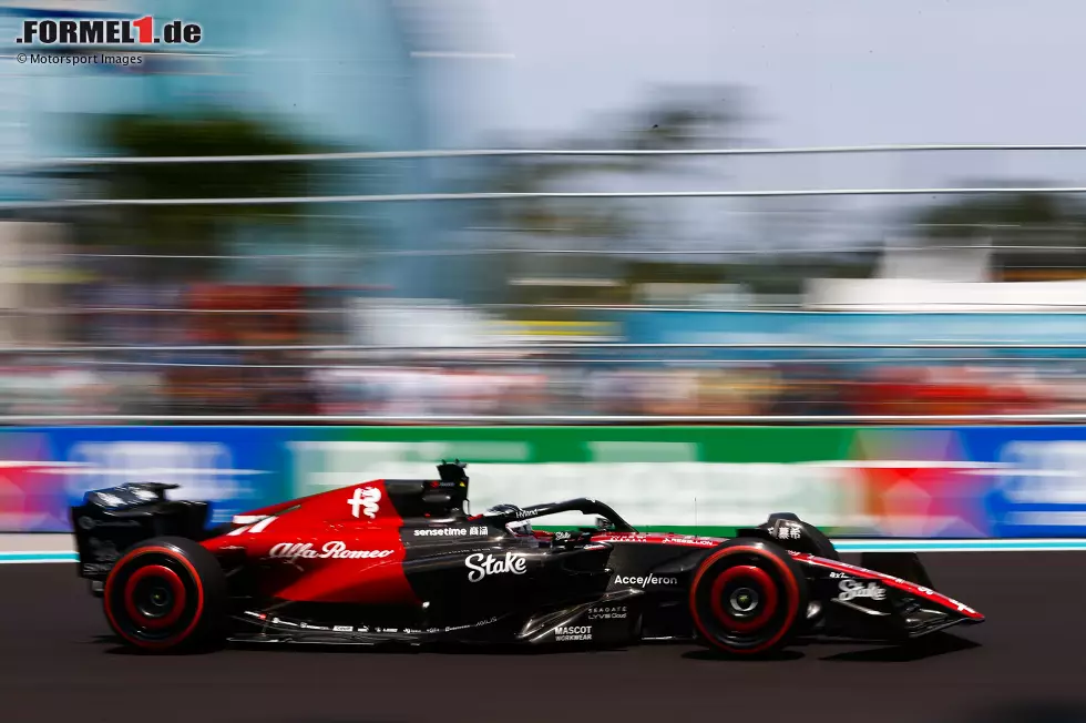 Foto zur News: ... Bottas im Alfa Romeo bei seiner ersten Q3-Teilnahme in diesem Jahr, auch wenn er im Finale des Qualifying keine fliegende Runde mehr schafft durch die roten Flaggen. Aber Alfa Romeo kann aufatmen mit diesem Ergebnis, anders als ...