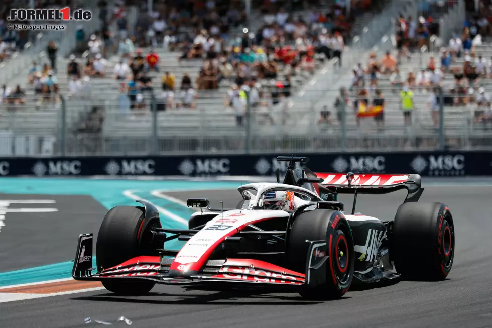 Foto zur News: ... mit Kevin Magnussen ein weiterer Überraschungsmann: Er besiegt nicht erstmals in der Saison 2023 Hülkenberg im Qualifying, sondern holt mit P4 eine hervorragende Startposition für den Grand Prix am Sonntag. Damit steht er nicht nur vor Pierre Gasly im Alpine A523, sondern ...