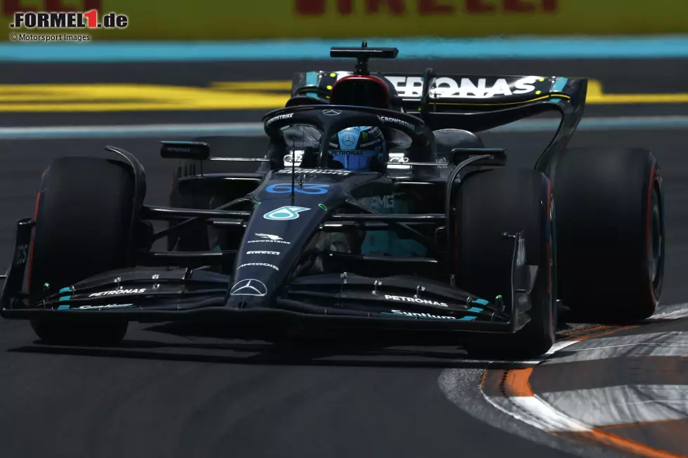 Foto zur News: ... auch vor George Russell im ersten Mercedes W14, nachdem dieser nur gerade so überhaupt in Q3 gelangt war. Russell rundet eine &quot;bunte&quot; Top 6 mit Fahrern aus sechs unterschiedlichen Teams (!) nach hinten ab. Auf P10 landet ...