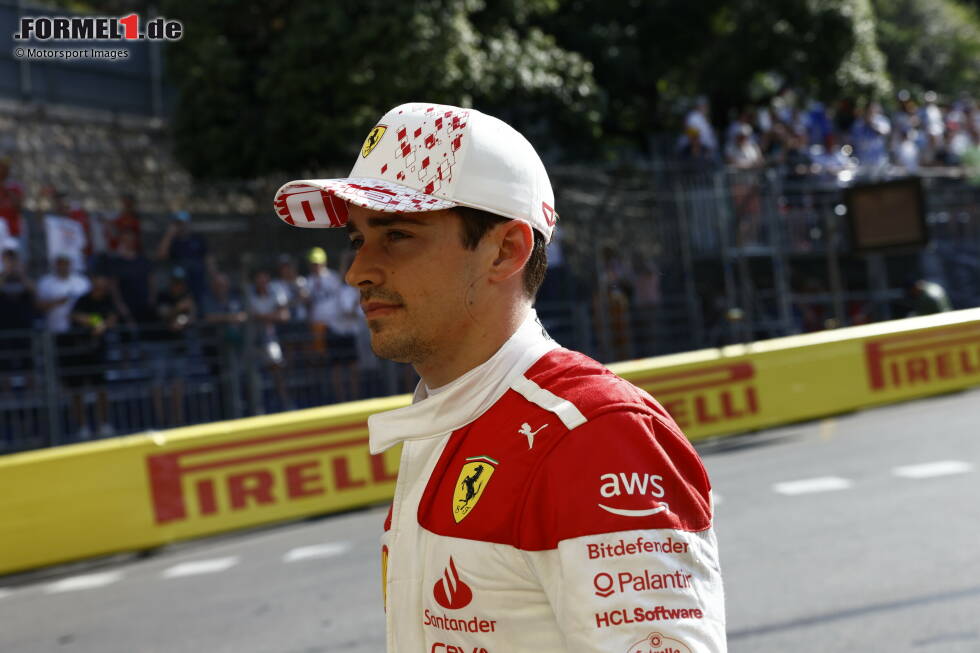 Foto zur News: ... verhängen schließlich eine Startplatzstrafe gegen Leclerc. Er verliert drei Positionen, fällt zurück auf P6. Es profitiert sein Ferrari-Kollege Sainz, der in die zweite Startreihe aufrückt. Für ...