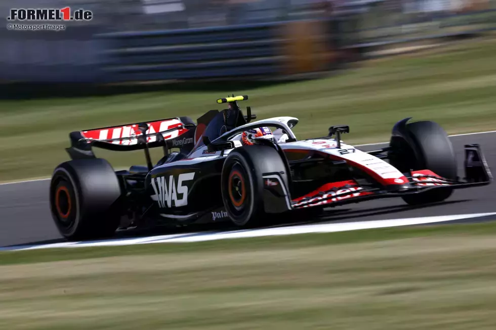 Foto zur News: ... in den Top 10 kein Platz mehr für Nico Hülkenberg im Haas VF-23. Als Elfter in Q2 hat er keine Teilnahmechance in Q3. Es fehlten 0,114 Sekunden auf den Einzug in die Finalrunde im Qualifying, aber immerhin gewinnt Hülkenberg wieder den Vergleich zu Teamkollege Kevin Magnussen. Letzterer ...