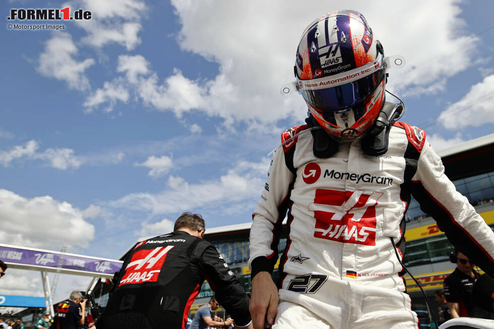 Foto zur News: ... Nico Hülkenberg im Haas VF-23 auf P13. Ein früher Stopp zum Nasenwechsel kostet ihn alle Chancen auf ein Top-10-Ergebnis, danach fährt er einfach noch durch, zeigt zum Schluss noch ein paar Überholmanöver. Sein Teamkollege ...