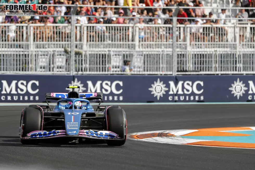 Foto zur News: ... gelingt Alpine ein kleines Comeback mit beiden Autos in den Punkten: Pierre Gasly beendet das Rennen im A523 auf Position acht, Esteban Ocon wird Neunter. Den letzten Punkt ...