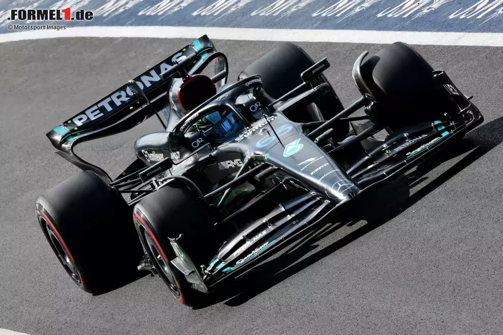 Foto zur News: ... George Russell im Mercedes W14 als Vierter knapp verpasst. Er schlägt damit aber immerhin Carlos Sainz im Ferrari SF-23 und Lewis Hamilton im zweiten Mercedes. Dahinter ...