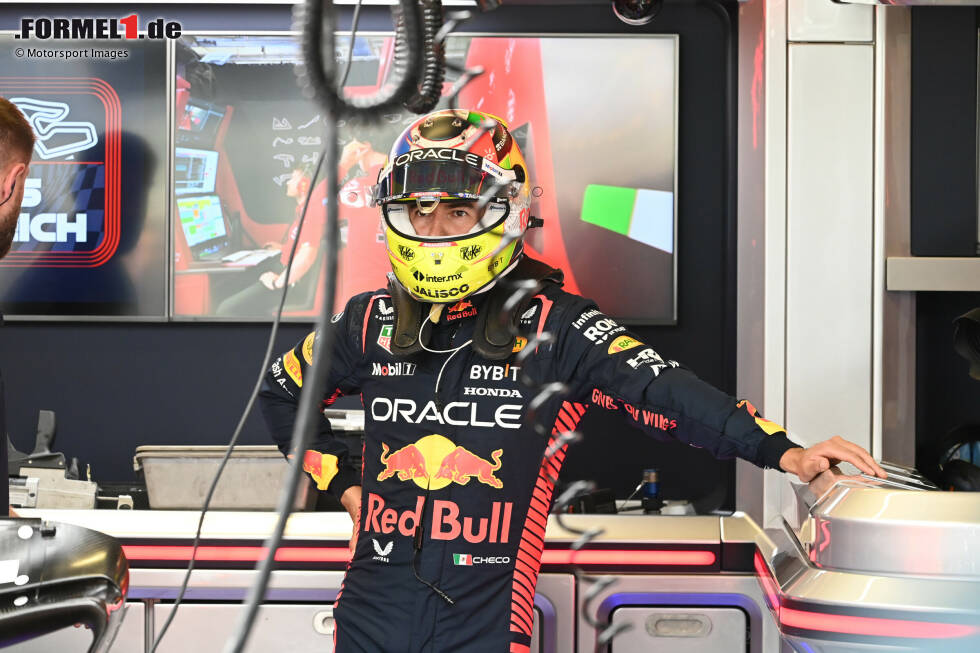 Foto zur News: ... Sergio Perez im zweiten Red Bull: Eigentlich hat er in Spielberg den Speed, aber wiederholte Tracklimits-Verstöße kosten ihn die Q3-Teilnahme und womöglich einen Platz in Reihe eins. Am Ende wird es nur P15, weil er auch noch aufgehalten wird. Ein weiterer Rückschlag, genau wie bei ...