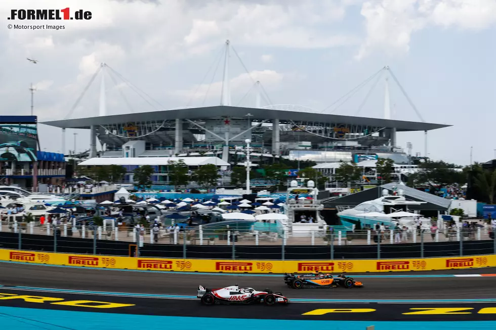 Foto zur News: 2022 wird mit dem Miami-Grand-Prix ein zweites USA-Rennen im Kalender installiert. Der Clou hier: Die Strecke wird rund um das Football-Stadion herumgelegt.