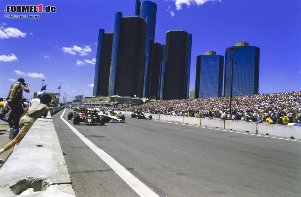 Foto zur News: Detroit ist ab 1982 die Kulisse für ein Formel-1-Stadtrennen und erstmals richtet ein Land drei Grands Prix in einem Jahr aus. Aber auch in Detroit wird die Formel 1 in den USA nicht auf Dauer heimisch: 1988 ist die Strecke ein letztes Mal im WM-Kalender vertreten.