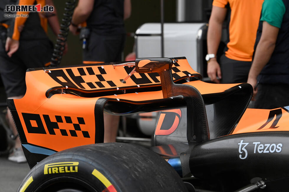 Foto zur News: McLaren MCL60: Heckflügel