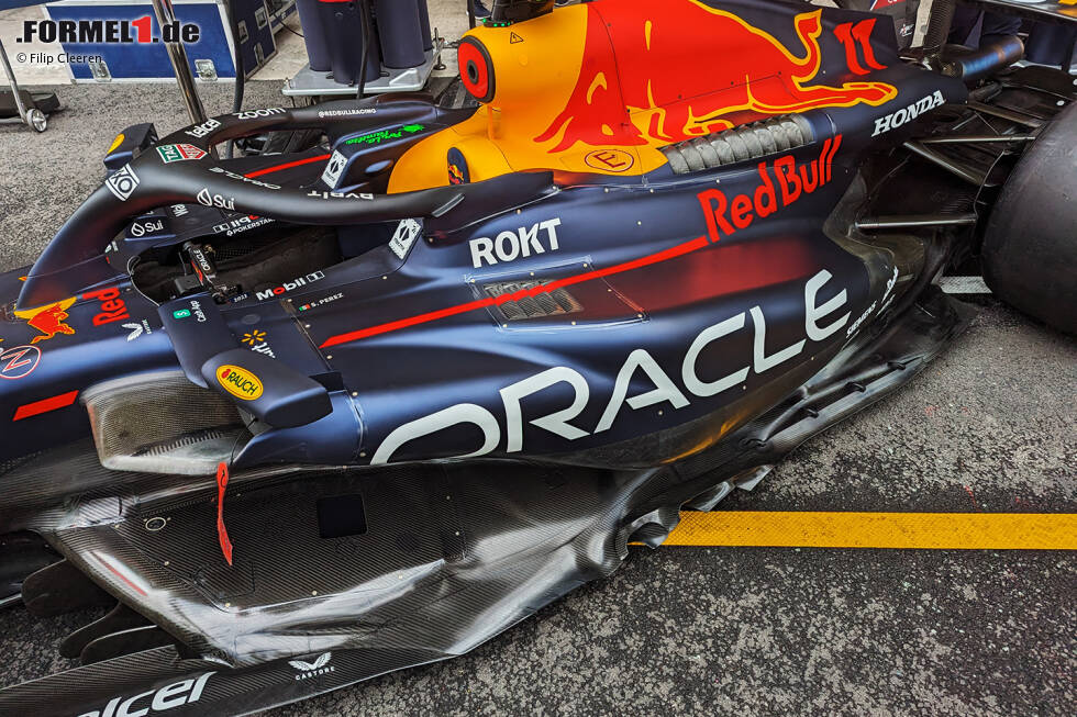 Foto zur News: Red Bull RB19: Seitenkasten mit Unterboden