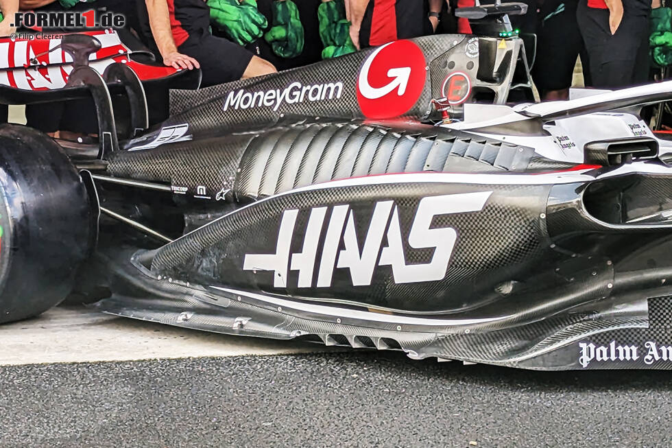 Foto zur News: Haas VF-23: Motorhaube mit Kühlschlitzen