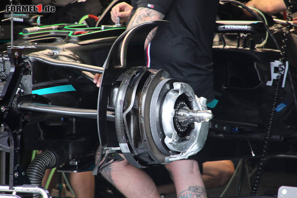 Foto zur News: Mercedes W14: Vorderrad-Aufhängung
