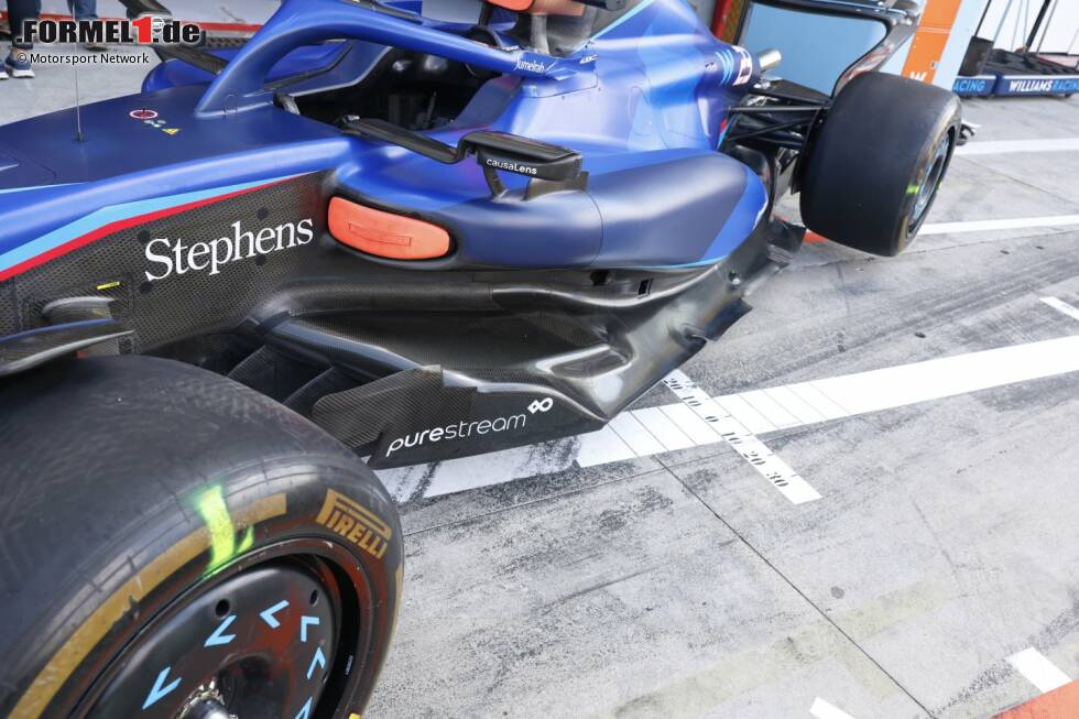 Foto zur News: Williams FW45: Seitenkasten und Unterboden