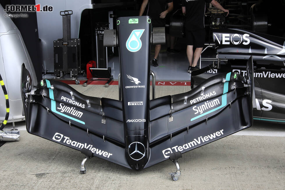 Foto zur News: Mercedes W14: Frontflügel