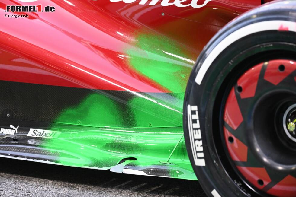Foto zur News: Alfa Romeo C43: Flow-Vis-Farbe am Unterboden