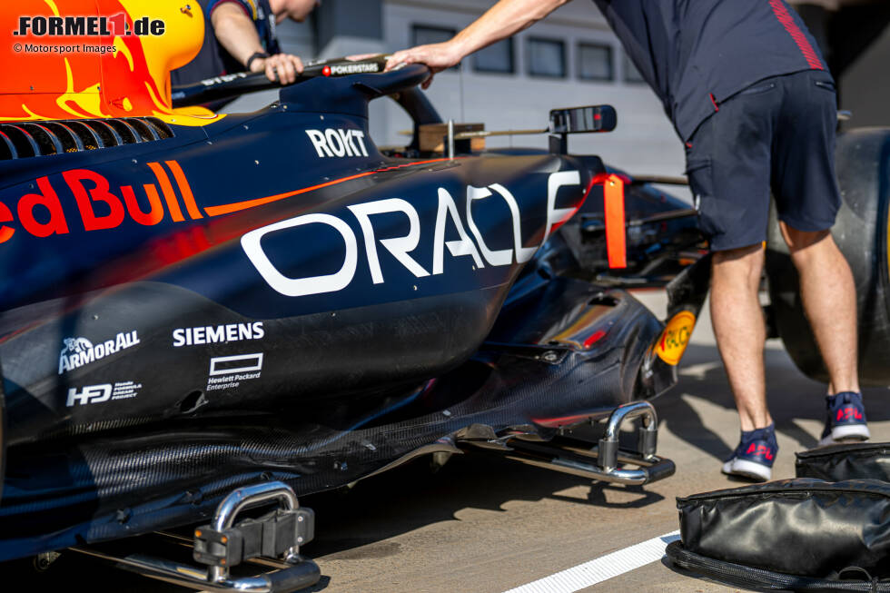 Foto zur News: Red Bull RB19: Seitenkasten mit Unterboden