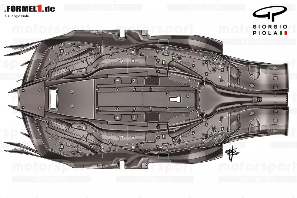 Foto zur News: Ein Überblick über den Unterboden des RB18, wenn er nicht am Auto befestigt ist. Man kann sehen, dass der Boden an der hinteren Kante eine ähnliche Z-förmige Aussparung aufweist, wie wir sie im Jahr 2021 gesehen haben.