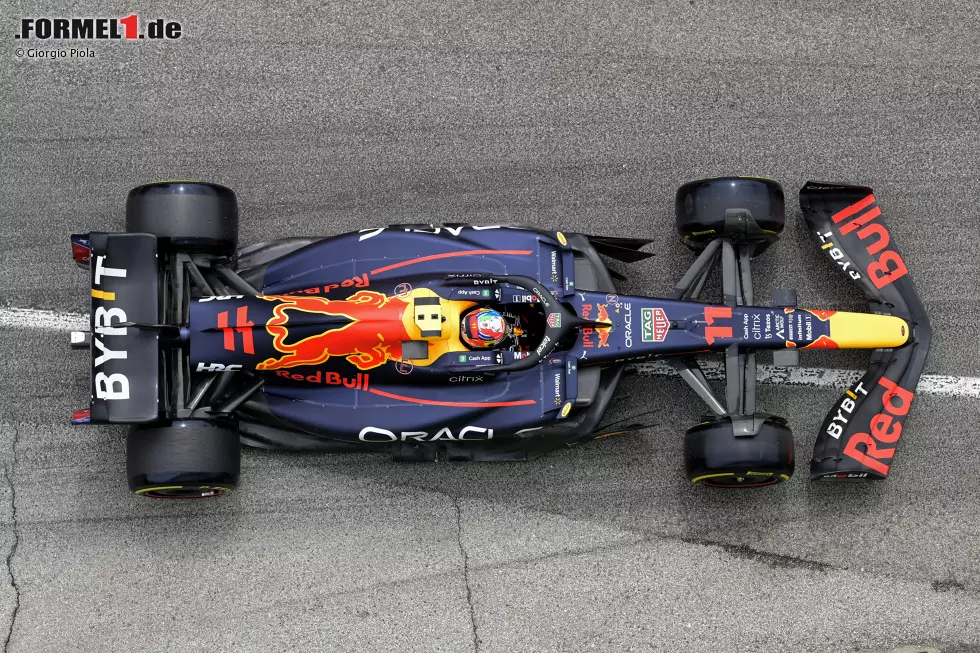 Foto zur News: Eine fantastische Aufnahme des RB18 von oben ermöglicht es uns, die verschiedenen Designaspekte zu erkennen.