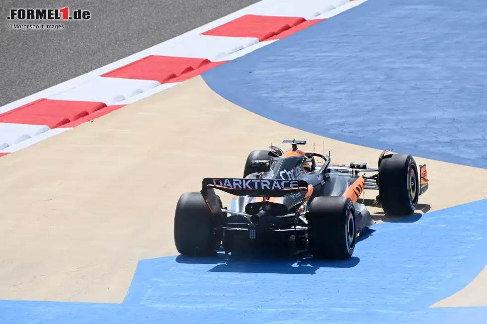 Foto zur News: Die wenigsten Runden schafften Aston-Martin-Testfahrer Felipe Drugovich und McLaren-Stammfahrer Lando Norris mit jeweils 40. Am MCL60 gab es größere technische Probleme. Die beeinträchtigten auch das Programm für Formel-1-Rookie Oscar Piastri. Er fuhr 52 Runden und damit kaum mehr als Norris.