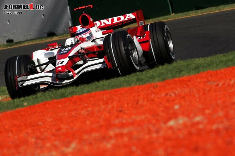 Foto zur News: #9 Takuma Sato (10): Dass der Japaner Autofahren kann, hat er mit zwei Siegen beim Indy500 bewiesen, doch in der Formel 1 musste er häufig auf nicht konkurrenzfähiges Material zurückgreifen, wie bei Jordan 2002 oder vor allem bei Super Aguri, das 2006 mit einem im Grunde vier Jahre alten Auto an den Start gegangen war.