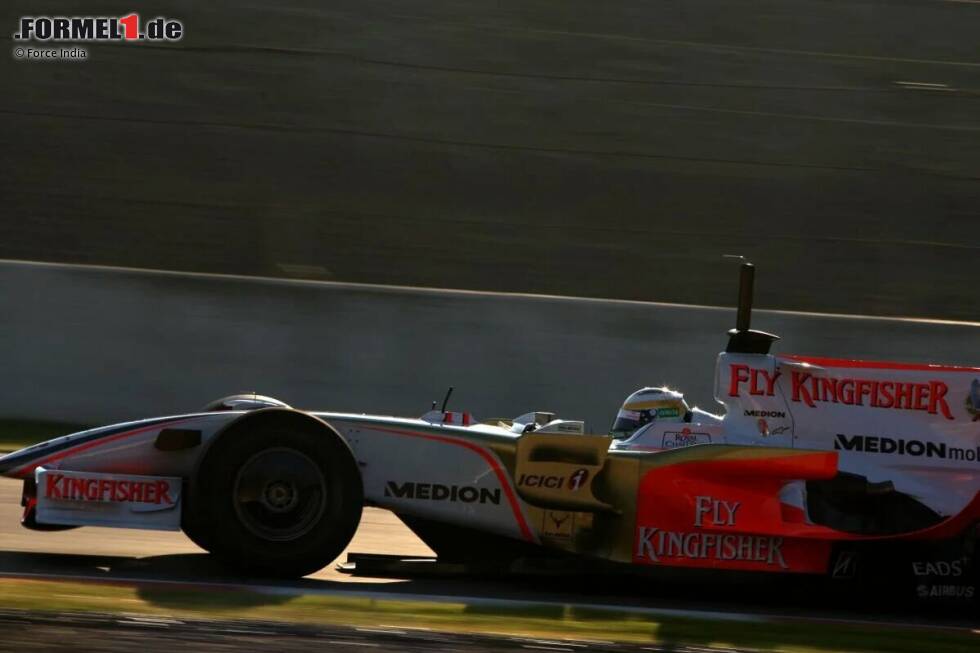 Foto zur News: #1 Giancarlo Fisichella (15): Ähnlich sieht es bei seinem Landsmann aus, dessen gute Karriere am Anfang (Minardi) und am Ende (Force India) steinig war. Vor allem bei Force India sammelte Fisichella letzte Plätze, bevor er in Spa 2009 mit Platz zwei überraschte und seine Formel-1-Zeit bei Ferrari ausklingen ließ.