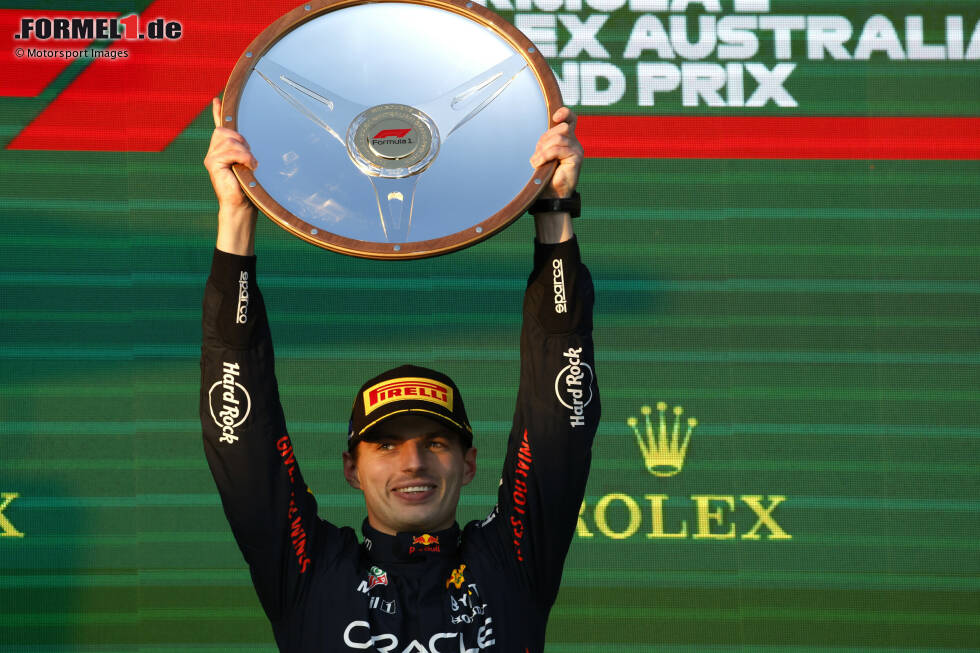 Foto zur News: #3 Australien: Beim dritten Rennen ist Verstappen wieder in Topform unterwegs, sichert sich die Poleposition und den Sieg. Perez aber ist völlig neben der Spur und erreicht nur P5 plus die schnellste Runde. Verstappen setzt sich in der WM daher ab auf 69:54 Punkte gegenüber Perez.