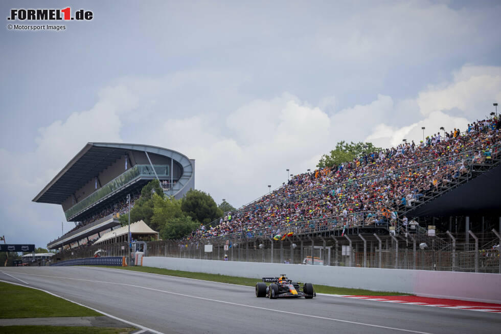 Foto zur News: #7 Spanien: Erneut patzt Perez im Qualifying und startet außerhalb der Top 10, Verstappen von der Poleposition. Im Rennen dominiert Verstappen und siegt überlegen, Perez wird Vierter. Der WM-Abstand vergrößert sich dank Bonuspunkt für Verstappen auf 170:117 Punkten gegen Perez.