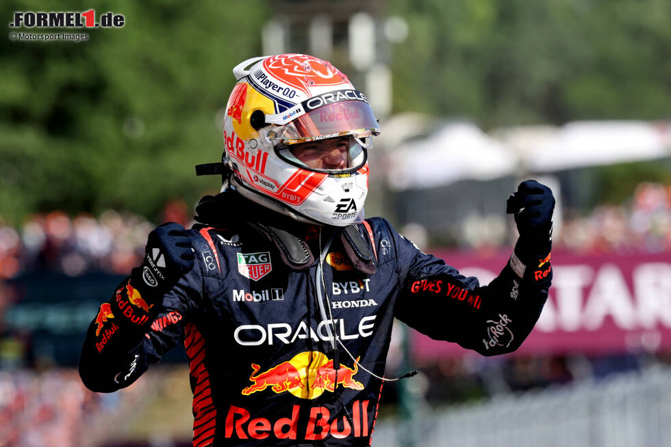 Foto zur News: #11 Ungarn: Die Poleposition geht zwar an Mercedes-Fahrer Lewis Hamilton, aber der Grand Prix am Hungaroring wird trotzdem eine Verstappen-Show - er gewinnt mit Bonuspunkt, Perez steht erstmals seit Miami wieder auf dem Podium, als Dritter. Verstappen hat daher mit 281:171 Punkten über vier Rennsiege Vorsprung auf Perez.