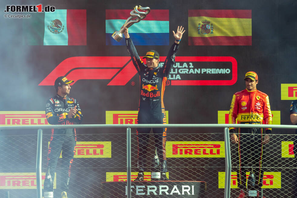 Foto zur News: #14 Italien: Ferrari dreht beim Heimrennen in Monza auf und setzt Red Bull unter Druck, aber es reicht nicht. Im Rennen ziehen Verstappen und auch Perez an den Ferrari-Fahrern vorbei und erzielen den ersten Doppelsieg seit Miami. Für Verstappen ist es der zehnte Sieg in Folge - Rekord! WM-Zwischenstand: 364:219 Punkte.