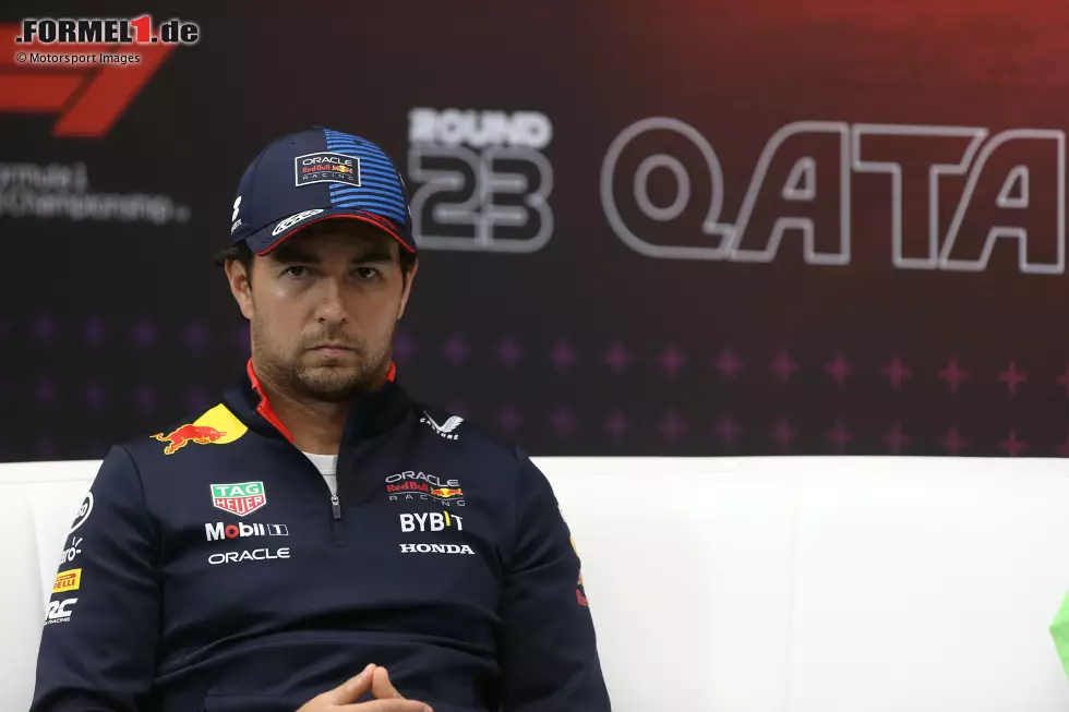 Foto zur News: Sergio Perez (Mexiko) ist 2024 ursprünglich mit einer Vertragsverlängerung um zwei Jahre belohnt worden. Er sollte bis einschließlich 2026 für Red Bull fahren. Wegen seiner anhaltenden Formkrise trennte man sich aber noch vor 2025 von ihm.