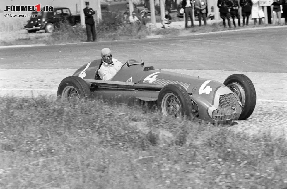 Foto zur News: #1 Luigi Fagioli (53 Jahre, 22 Tage) - Der mit Abstand älteste Rennsieger ist auch der älteste Podestfahrer, denn mit 53 Jahren siegt Fagioli in Reims bei seiner einzigen Teilnahme 1951. Allerdings wird er angewiesen, sein Auto mit dem angeschlagenen Alfa Romeo von Fangio zu tauschen. Am Ende werden beide als Erster UND Elfter gewertet.