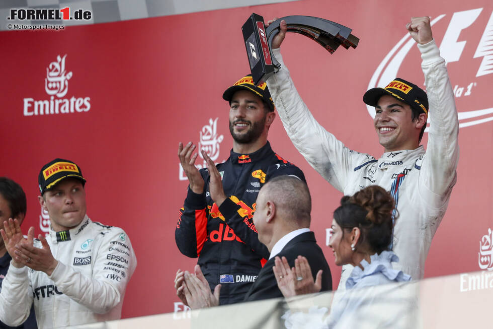 Foto zur News: #2 Lance Stroll (18 Jahre, 7 Monate, 27 Tage) - Noch einmal stolze zwei Jahre jünger als Norris ist Lance Stroll, als er in einem verrückten Baku-Rennen 2017 auf das Podium gespült wird. Da ist dem Williams-Piloten auch egal, dass er kurz vor der Ziellinie noch von Valtteri Bottas von Platz zwei verdrängt wird.