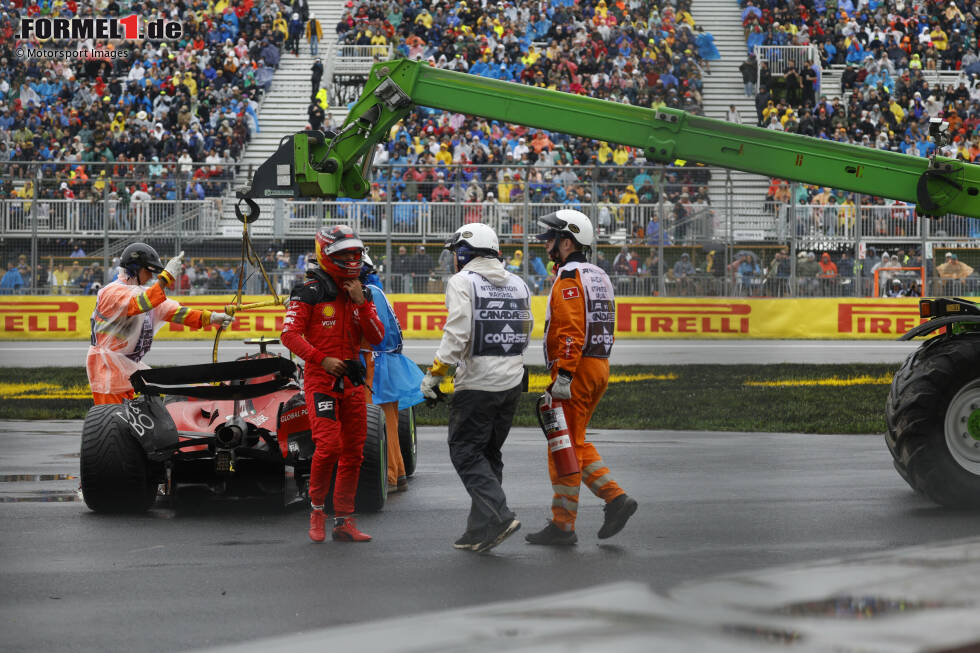 Foto zur News: Carlos Sainz (4): P5 ist am Ende ein solides Ergebnis, doch davon abgesehen war vor allem der Samstag nix. Crash in FT3, nur P8 im Qualifying und dann auch noch eine Strafe. Gesteht selbst, dass am Sonntag mit einer besseren Qualifikation mehr möglich gewesen wäre.