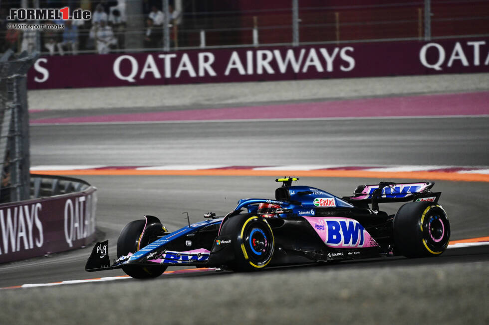 Foto zur News: Pierre Gasly (4): Fuhr im Rennen gleich siebenmal über die Tracklimits und damit öfter als jeder andere Pilot. Damit brachte er sich am Ende selbst um Punkte. Davon abgesehen ein solides Wochenende, aber für eine 3 reicht es nach mehreren Strafen im Rennen nicht mehr.