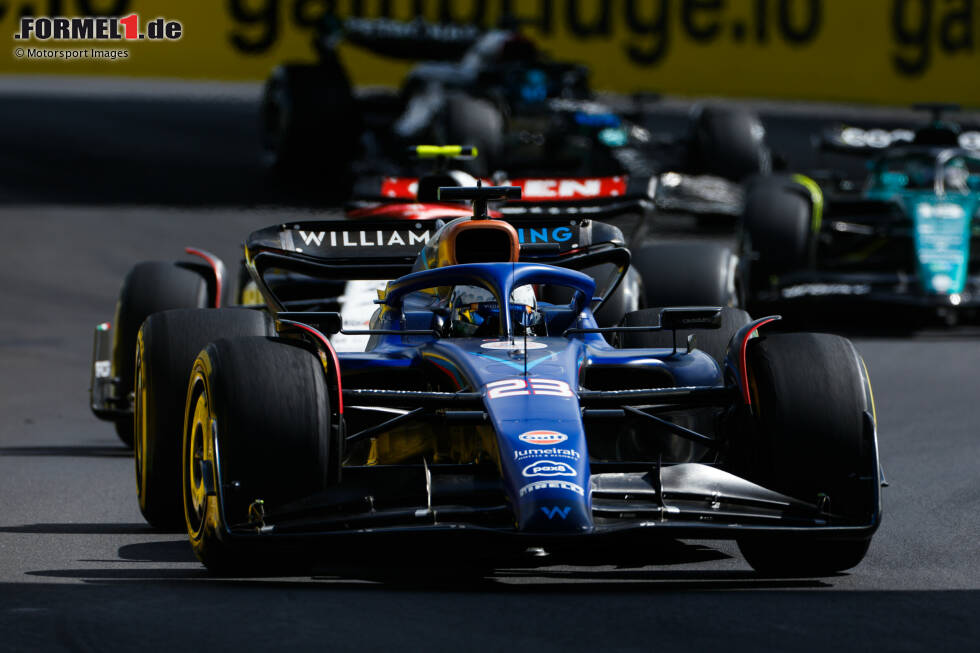 Foto zur News: Alexander Albon (3): Hat im Qualifying Q3 nur ganz knapp verpasst und sich unter anderem vor Hamilton im Werks-Mercedes qualifiziert. Konnte im Rennen dann leider keine Akzente mehr setzen, am Ende P14, was laut eigener Aussage auch grob der aktuellen Position des Williams entspricht. Solide.